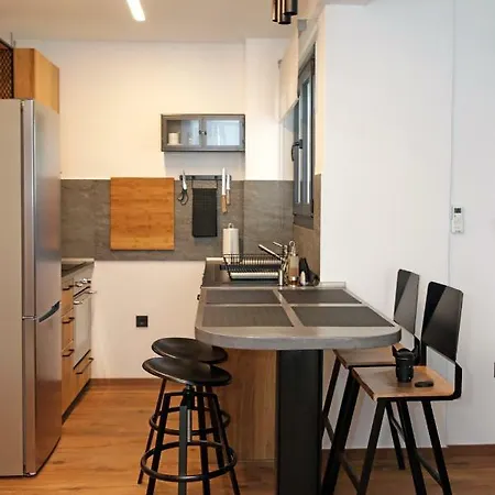 Apartment Tom's Bachelor Pad *