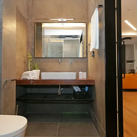 公寓 Tom's Bachelor Pad 塞萨洛尼基